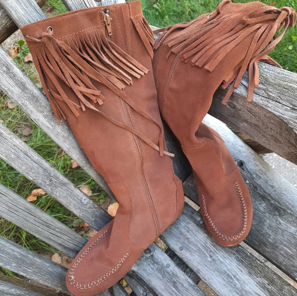 Brown suede fringe tall boots sz 8 moc style O-Brian